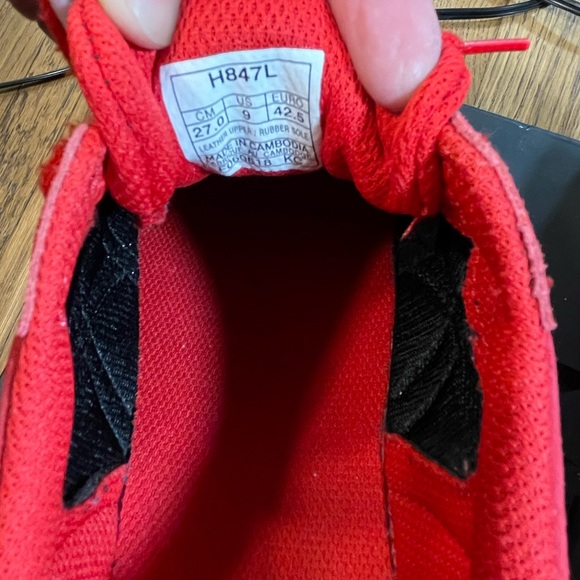 Red classic ASICS - Picture 7 of 7